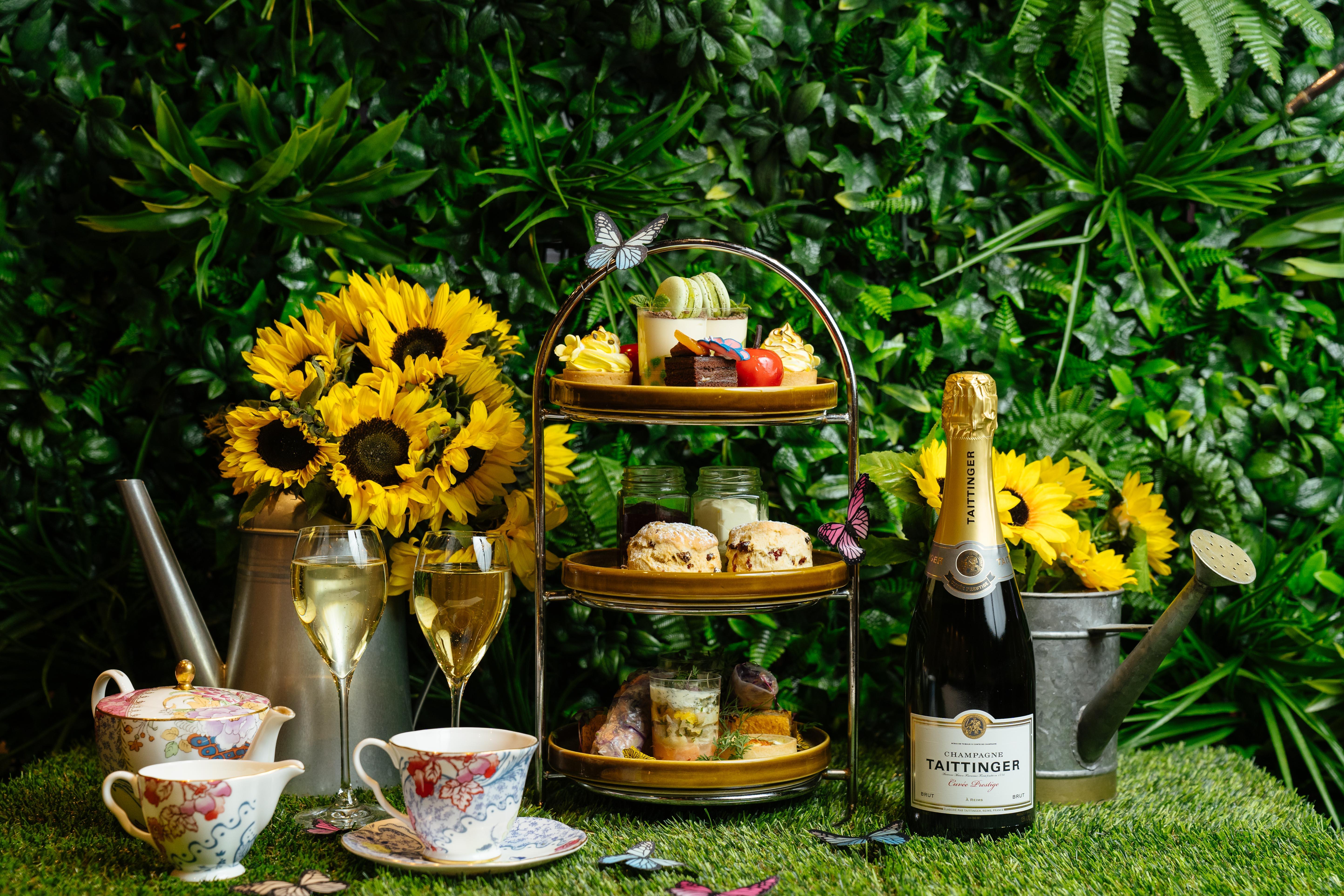 Готель Pan Pacific Перт Екстер'єр фото Afternoon tea at The Ivy, St John's Wood